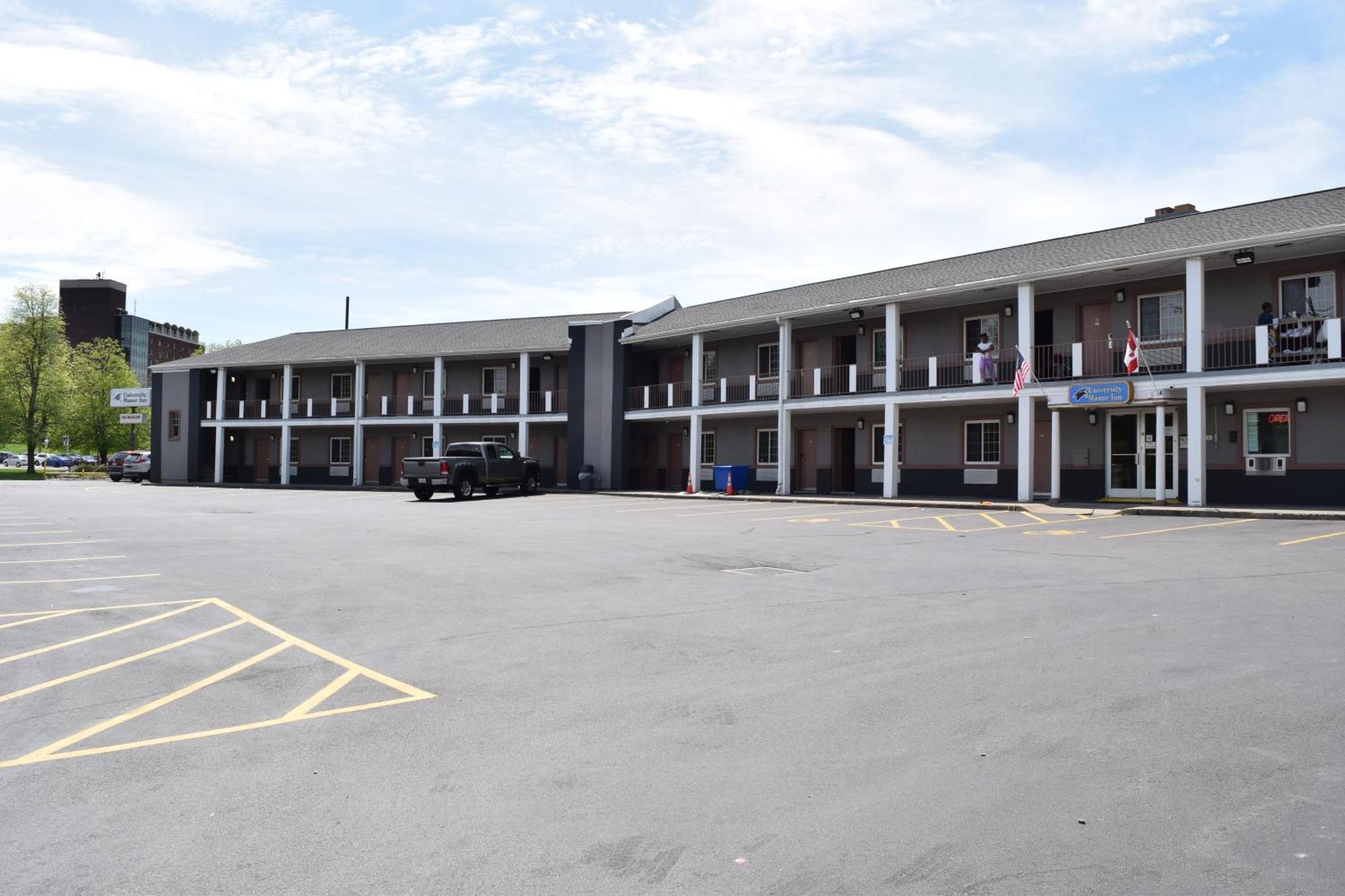 University Manor Inn Μπάφαλο Εξωτερικό φωτογραφία